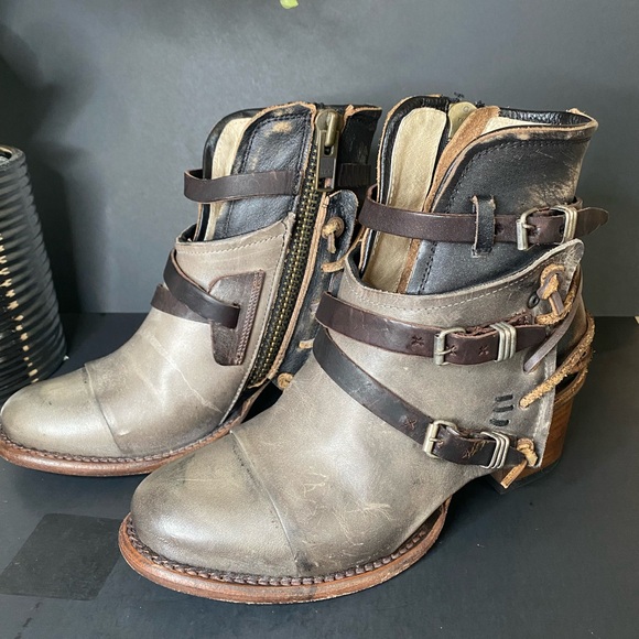 FreebirdCrue Gray Multi Genuine Leather Boots Size 7 Laces